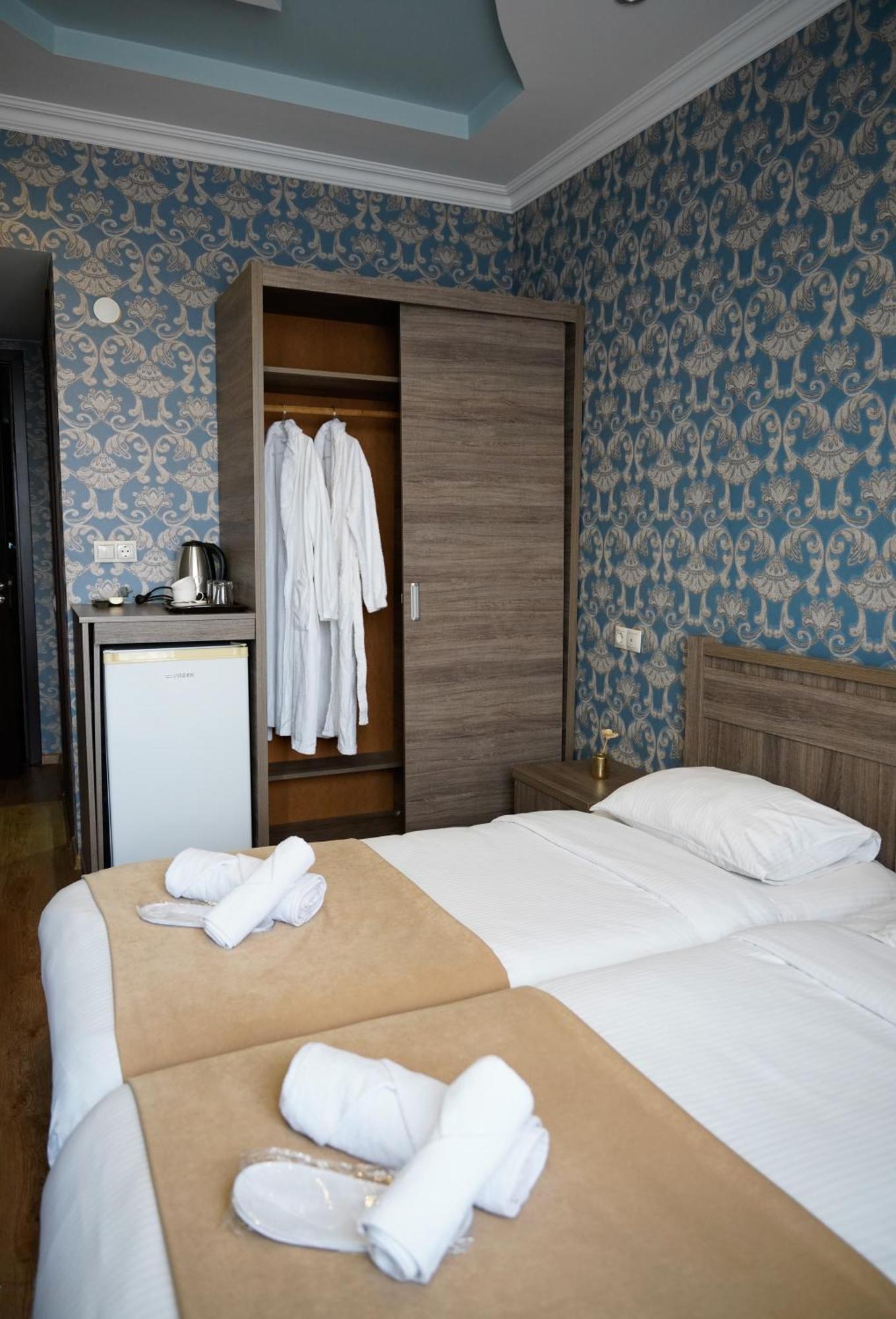 Hotel Monopoli Kutaisi Eksteriør bilde