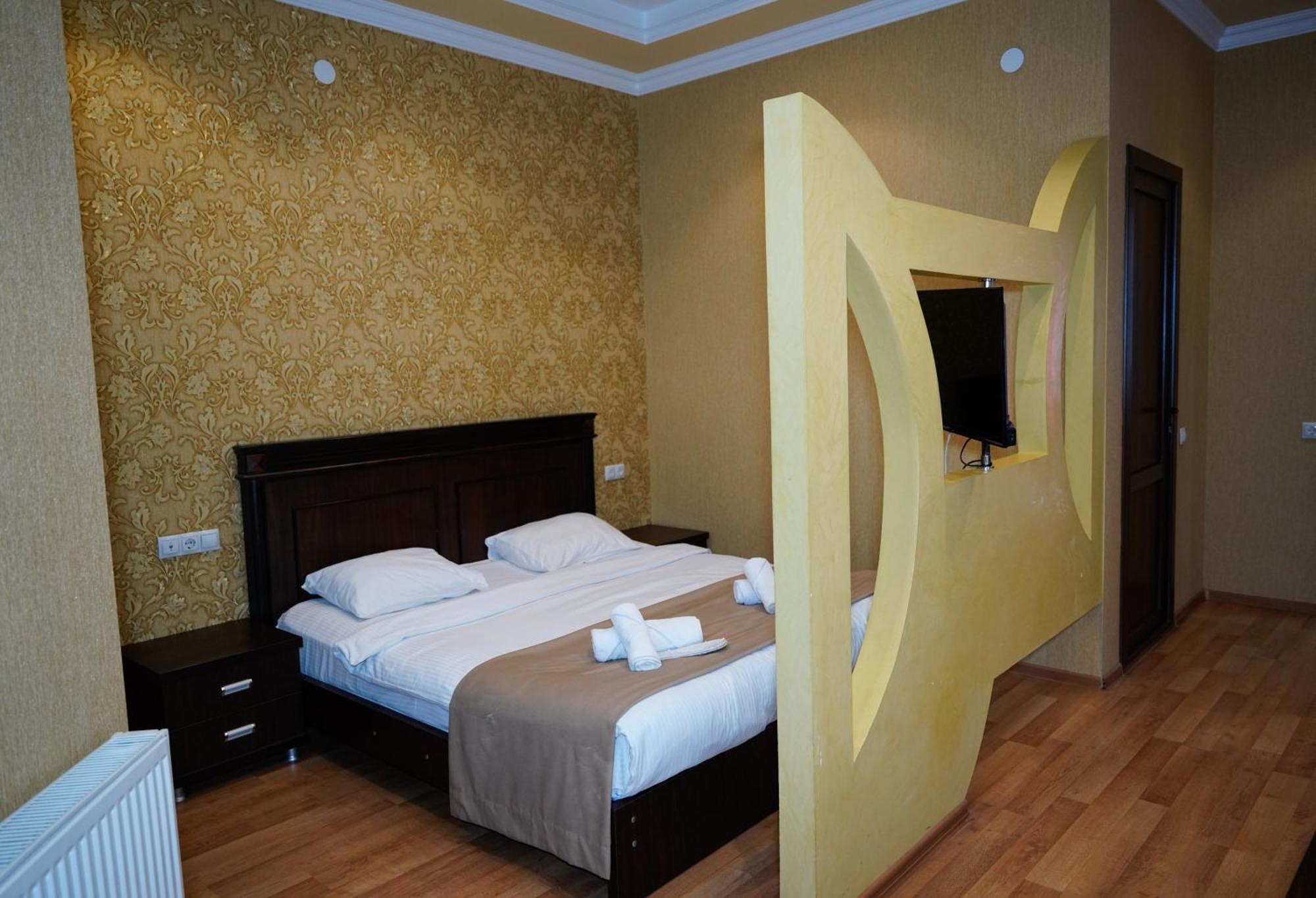 Hotel Monopoli Kutaisi Eksteriør bilde