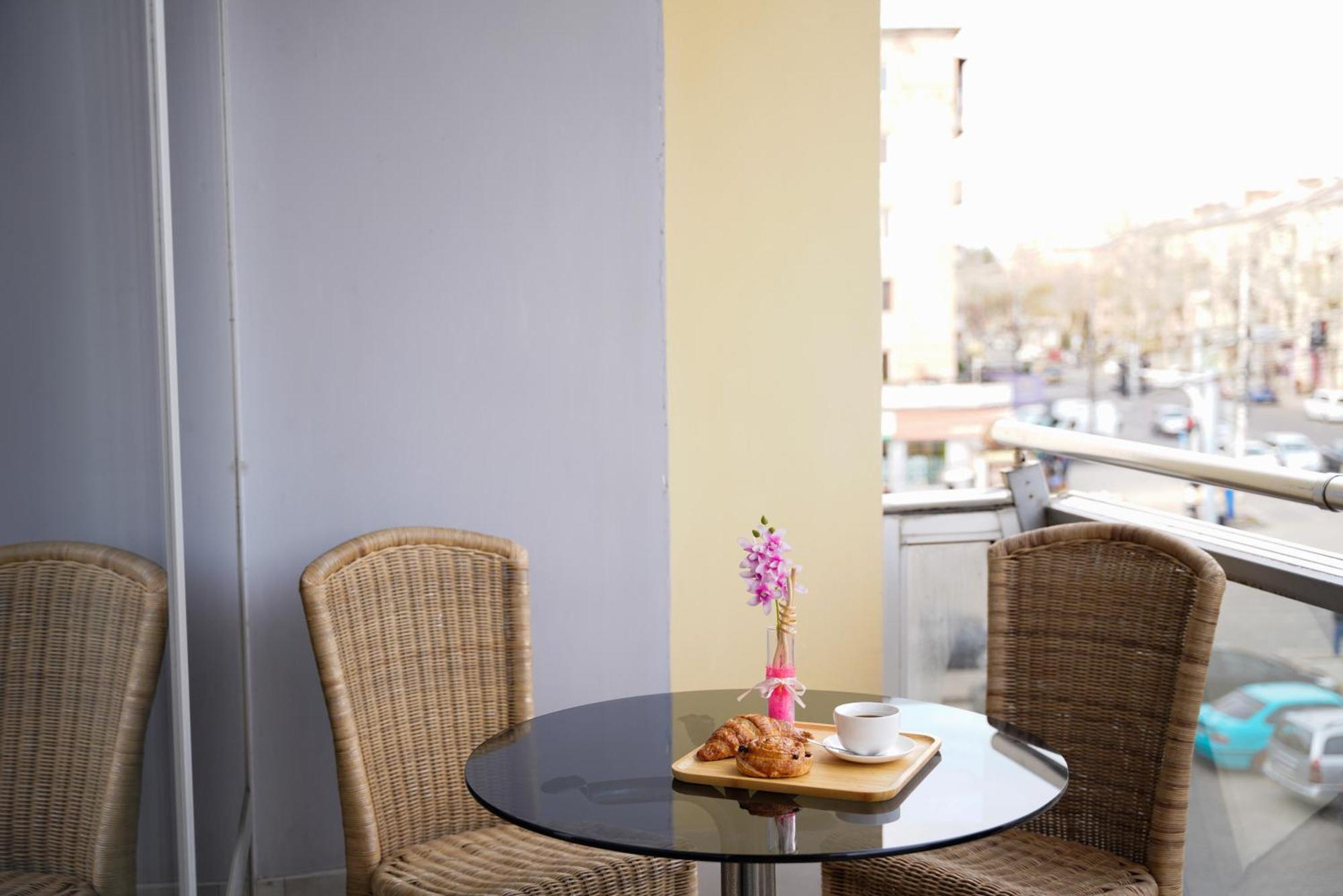 Hotel Monopoli Kutaisi Eksteriør bilde